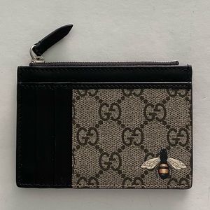 Gucci GG Supreme
LIMITED EDITION card case